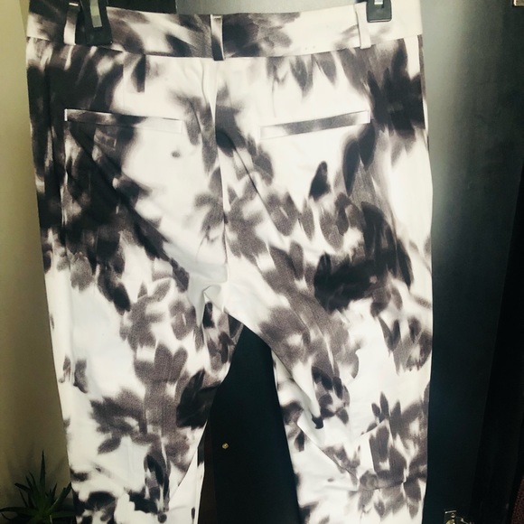 Banana Republic pants in ink spots print. - Picture 2 of 5